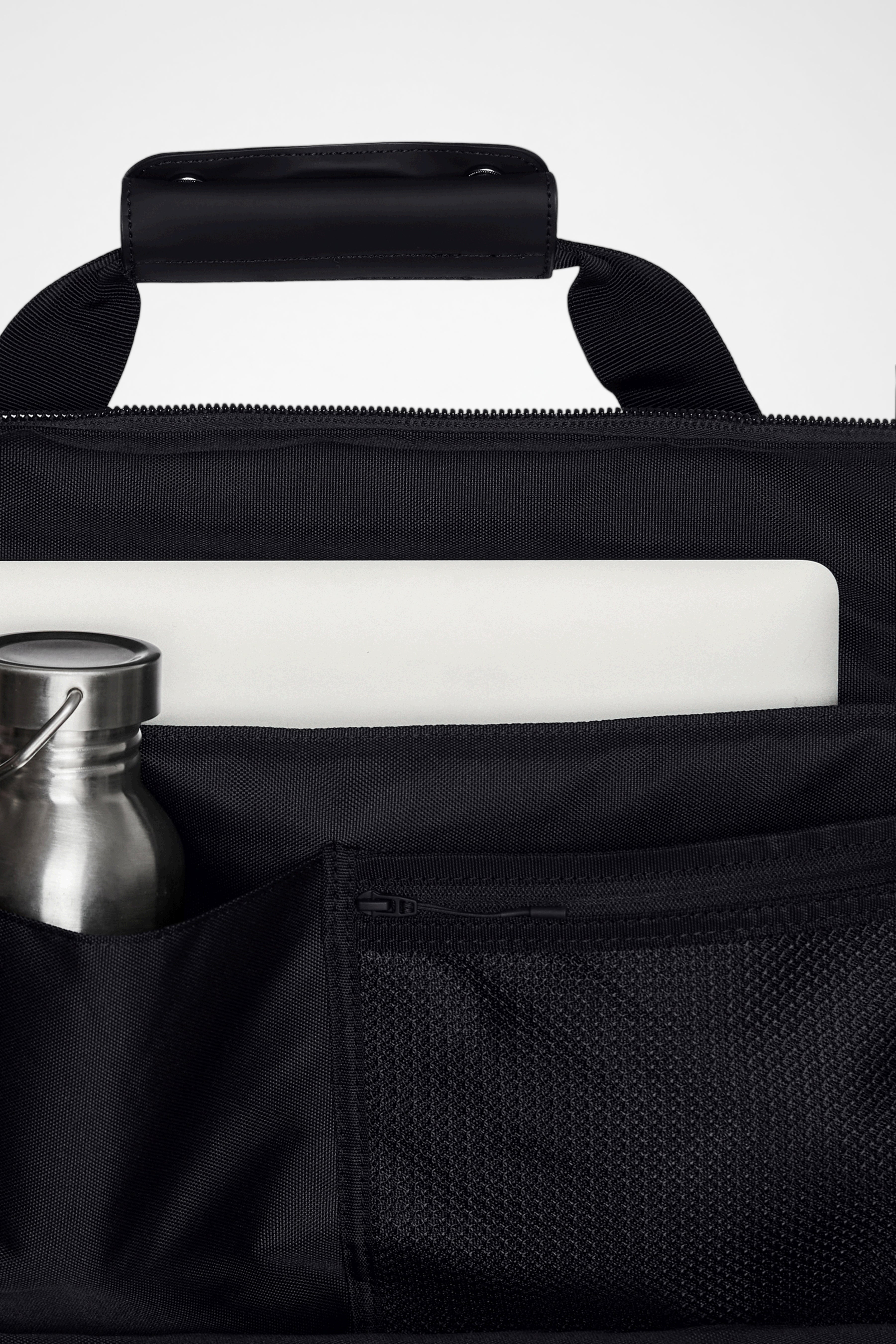 RAINS Texel Kit Bag Black 36L H32 x D16 x W34 cm Weekender