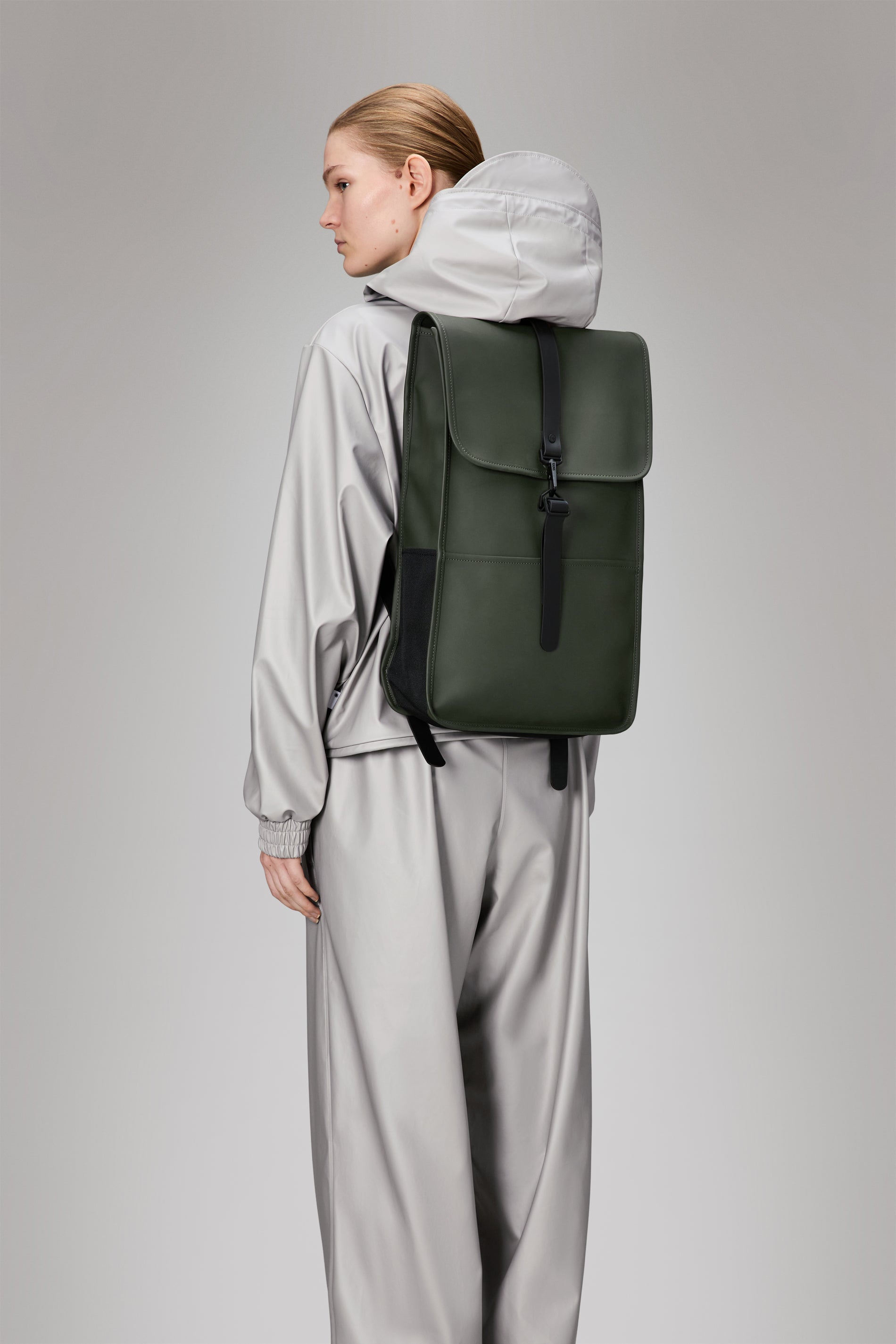 RAINS Backpack Green 17L H50 x D12 x W30 cm Backpack