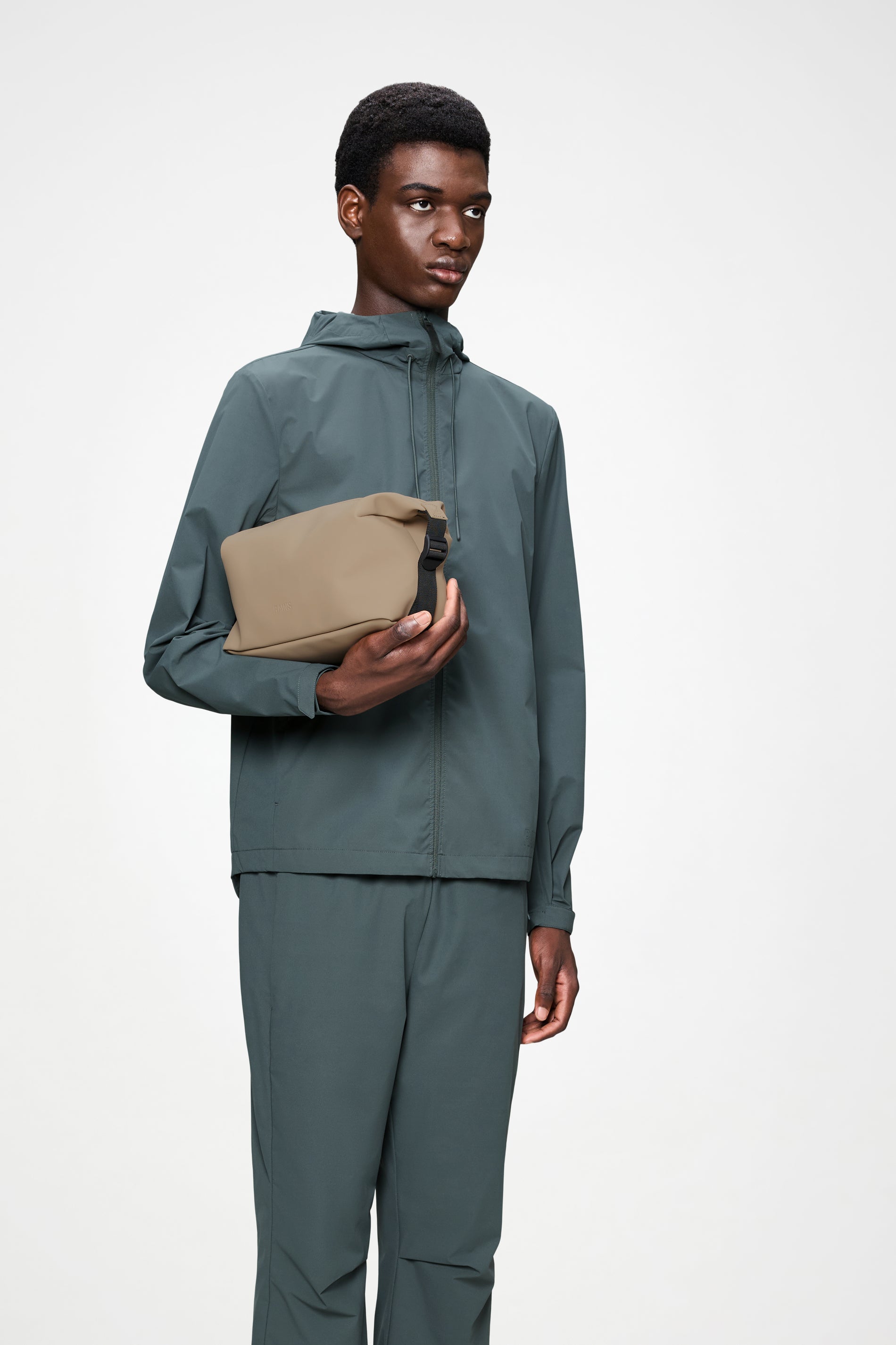 RAINS Hilo Wash Bag Beige 5.50L H15 x D13 x W26 cm Wash Bag