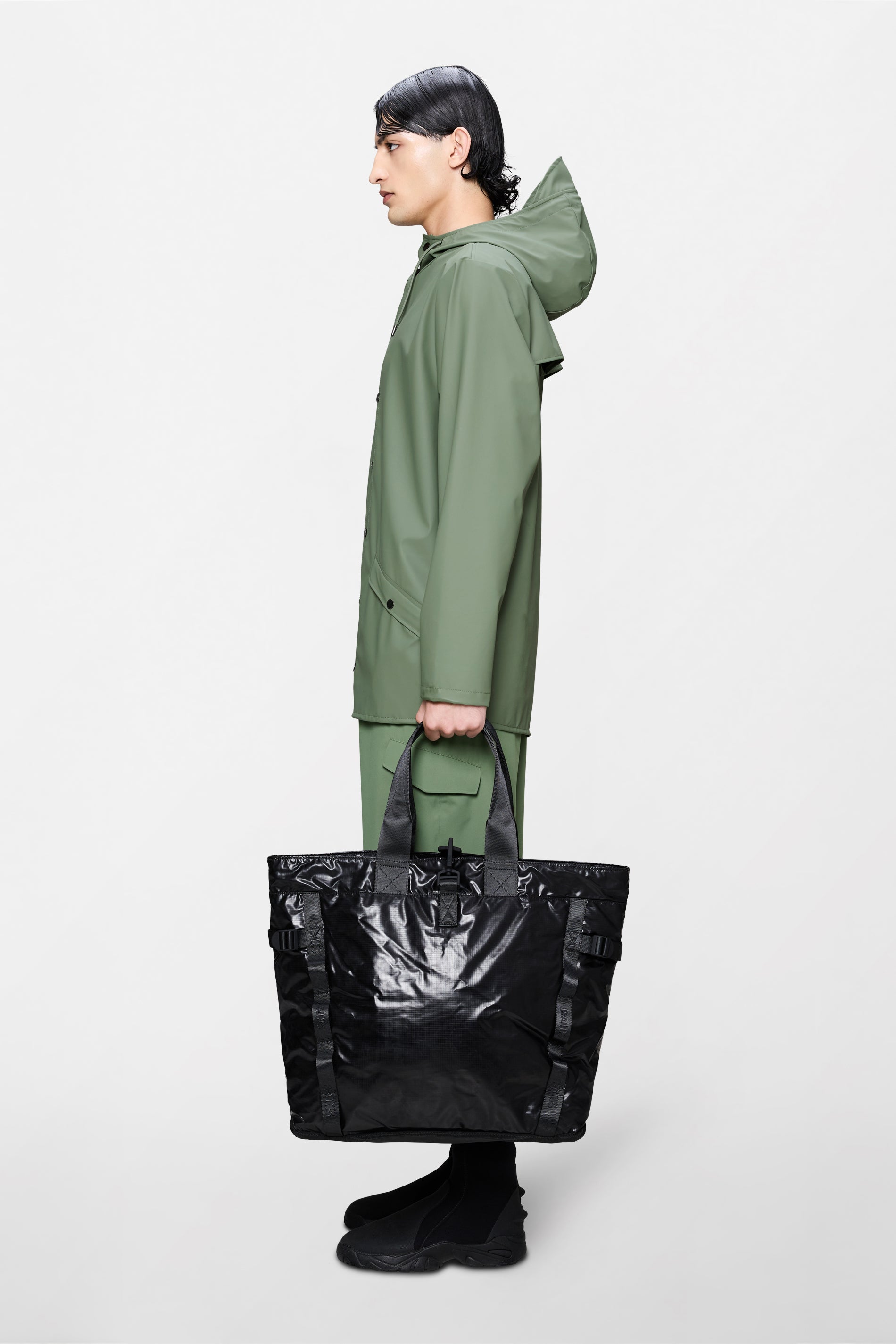 RAINS Sibu Shopper Bag Black 43L H42 x D20 x W59 cm Tote