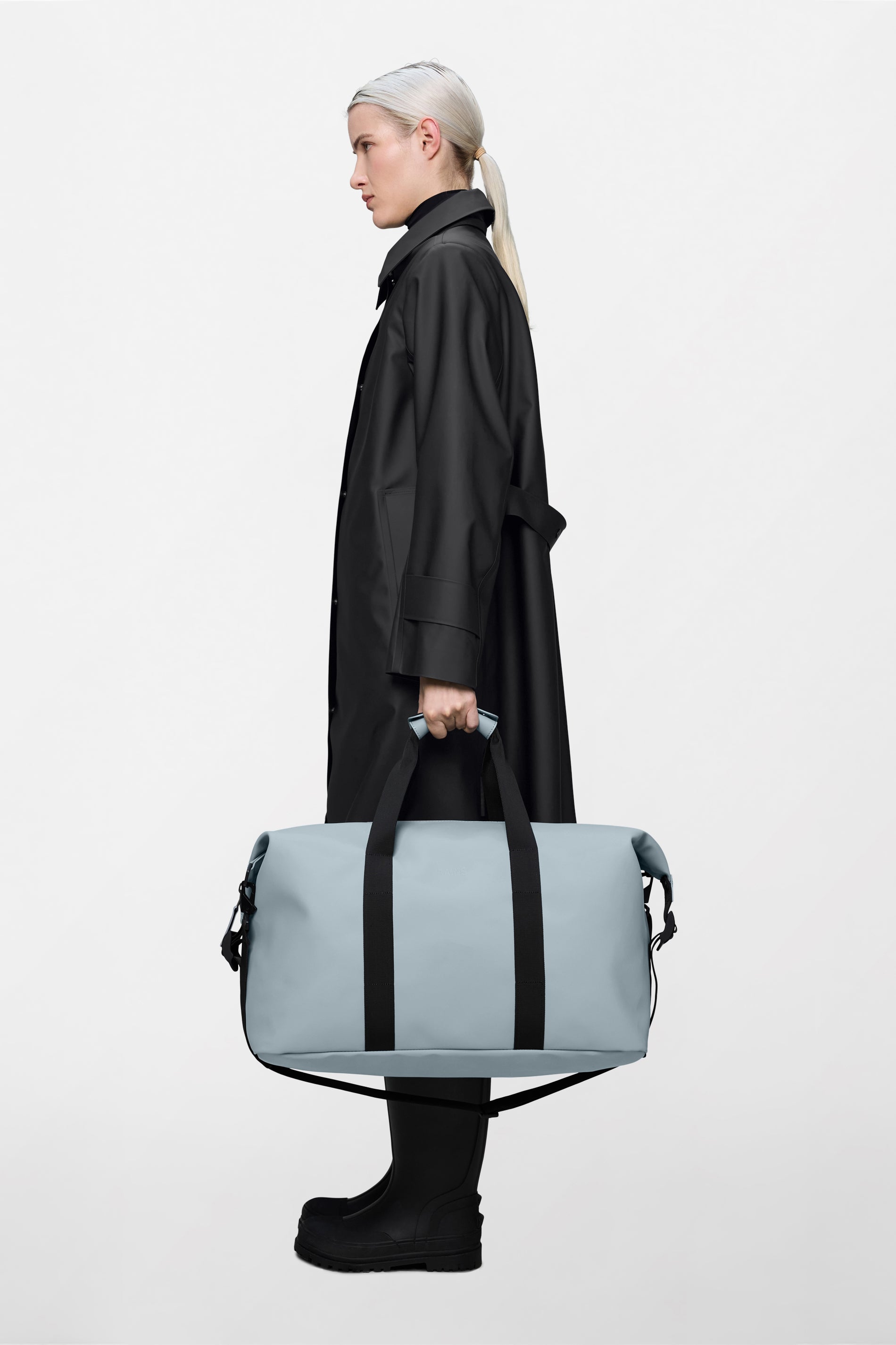 RAINS Hilo Weekend Bag Pool 36L H35 x D26 x W62 cm Weekender