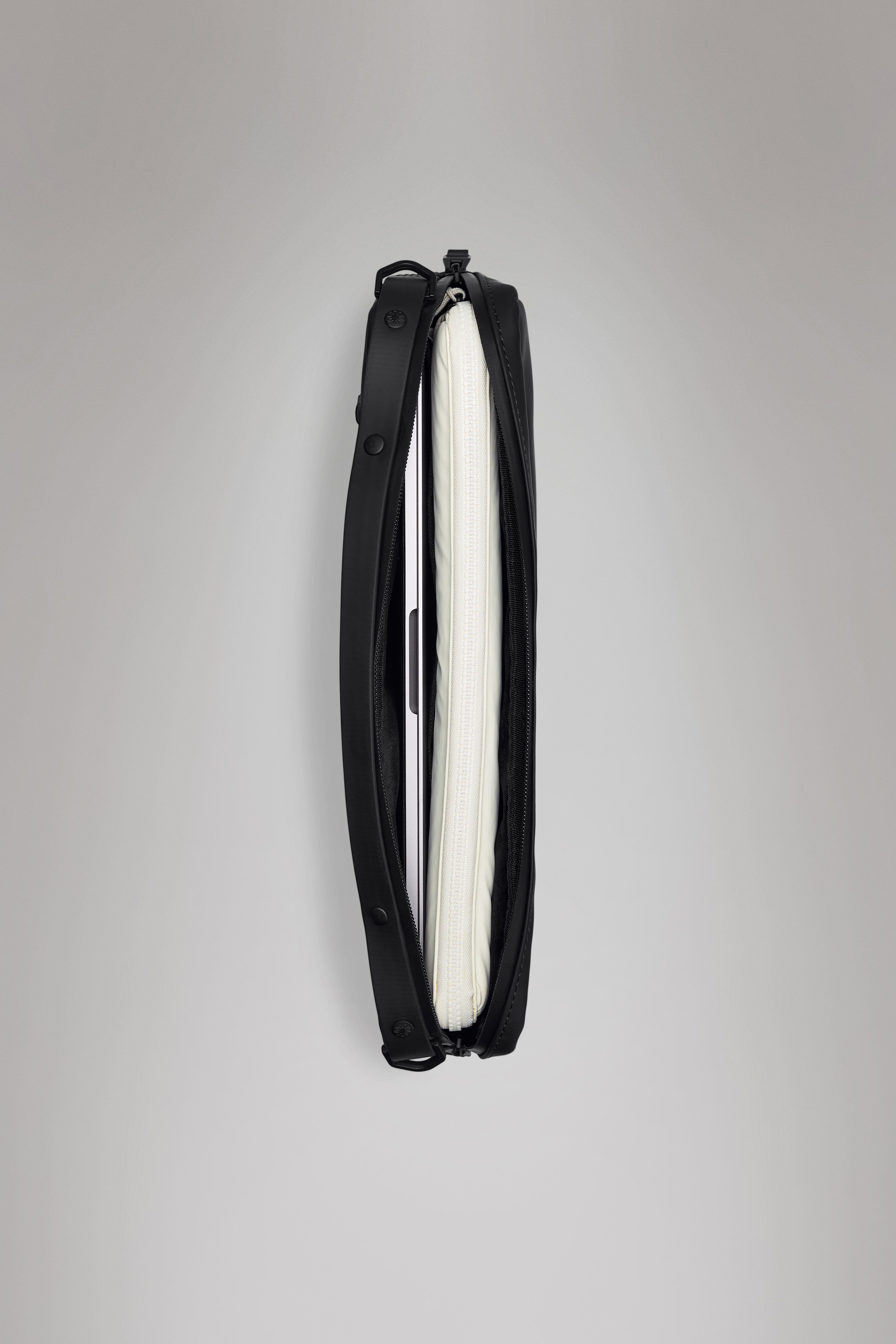 RAINS Laptop Bag 13″/14″ Black 4.80L H25 x D5.50 x W35 cm Laptop bag