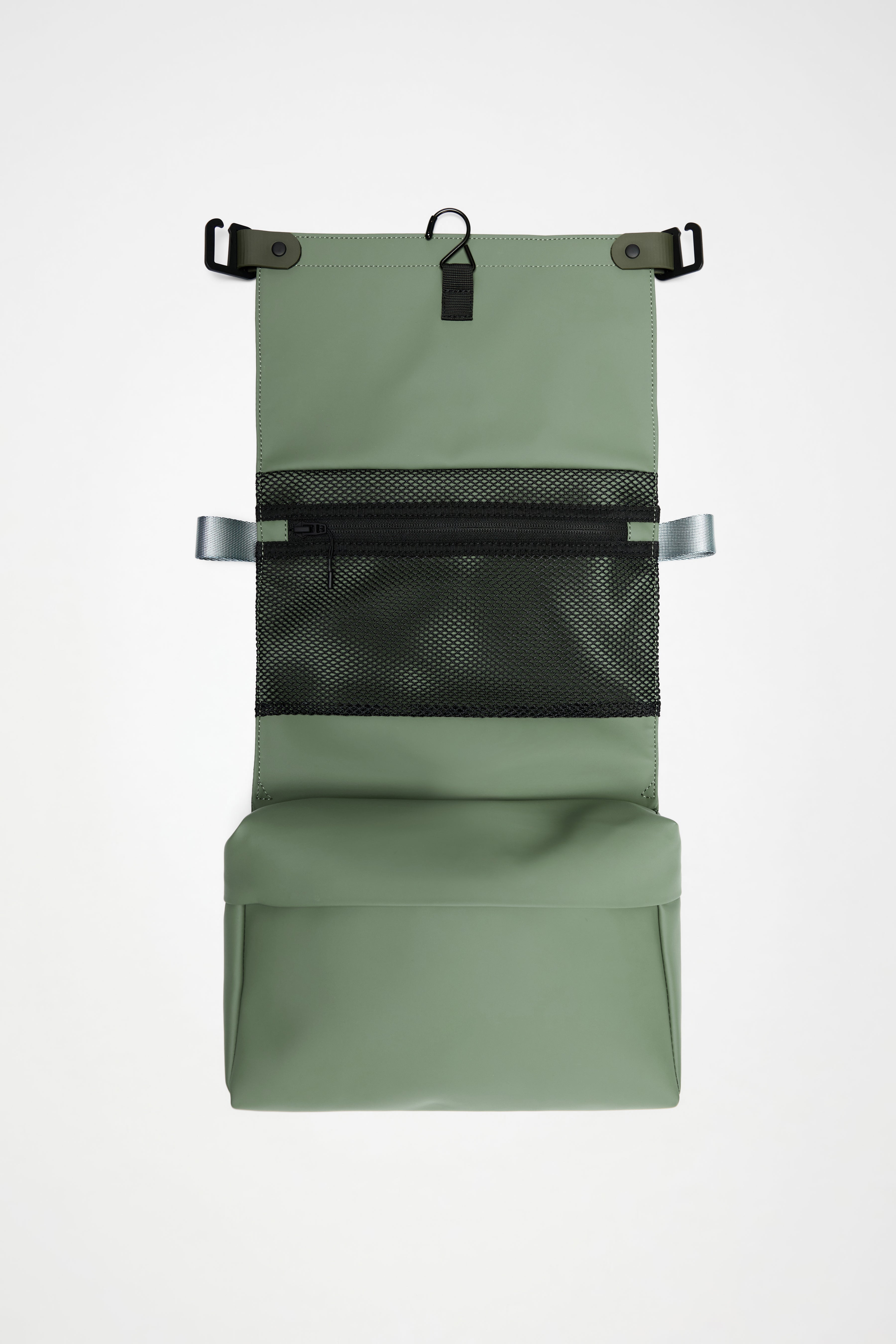 RAINS OTG Wash Bag Well 3.50L H20 x D6 x W27 cm Wash Bag