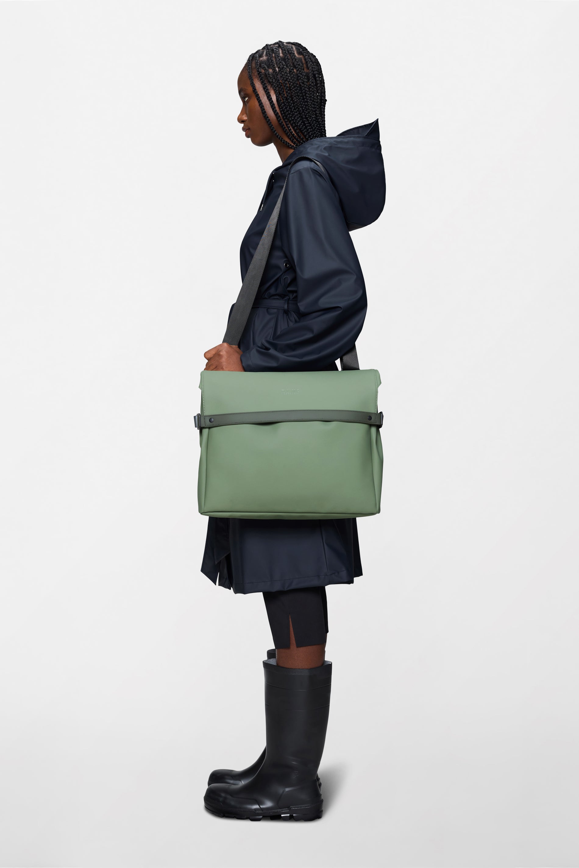 RAINS OTG Messenger Bag Well 13L H32 x D11 x W40 cm Messenger