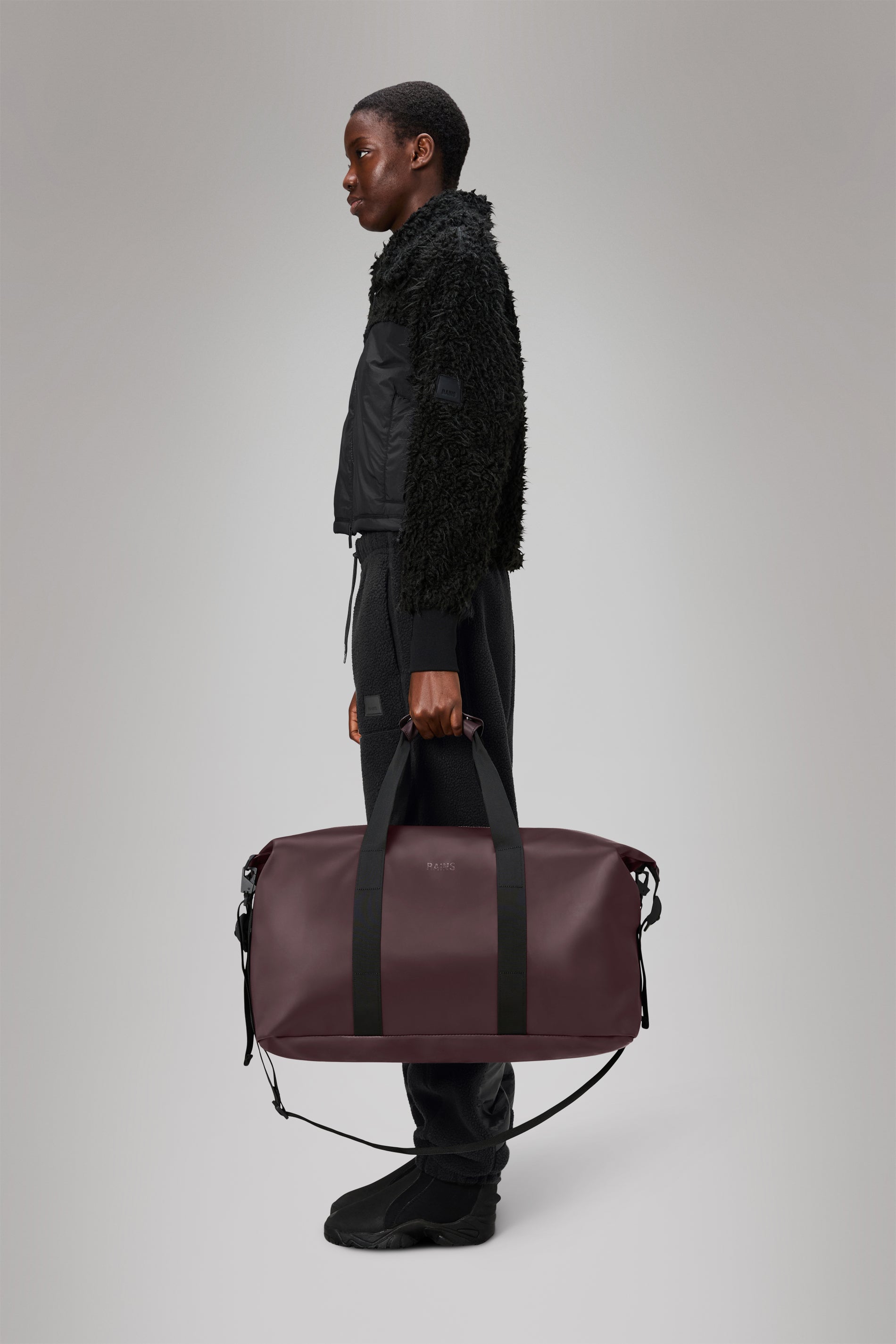 RAINS Hilo Weekend Bag Depth 36L H35 x D26 x W62 cm Weekender