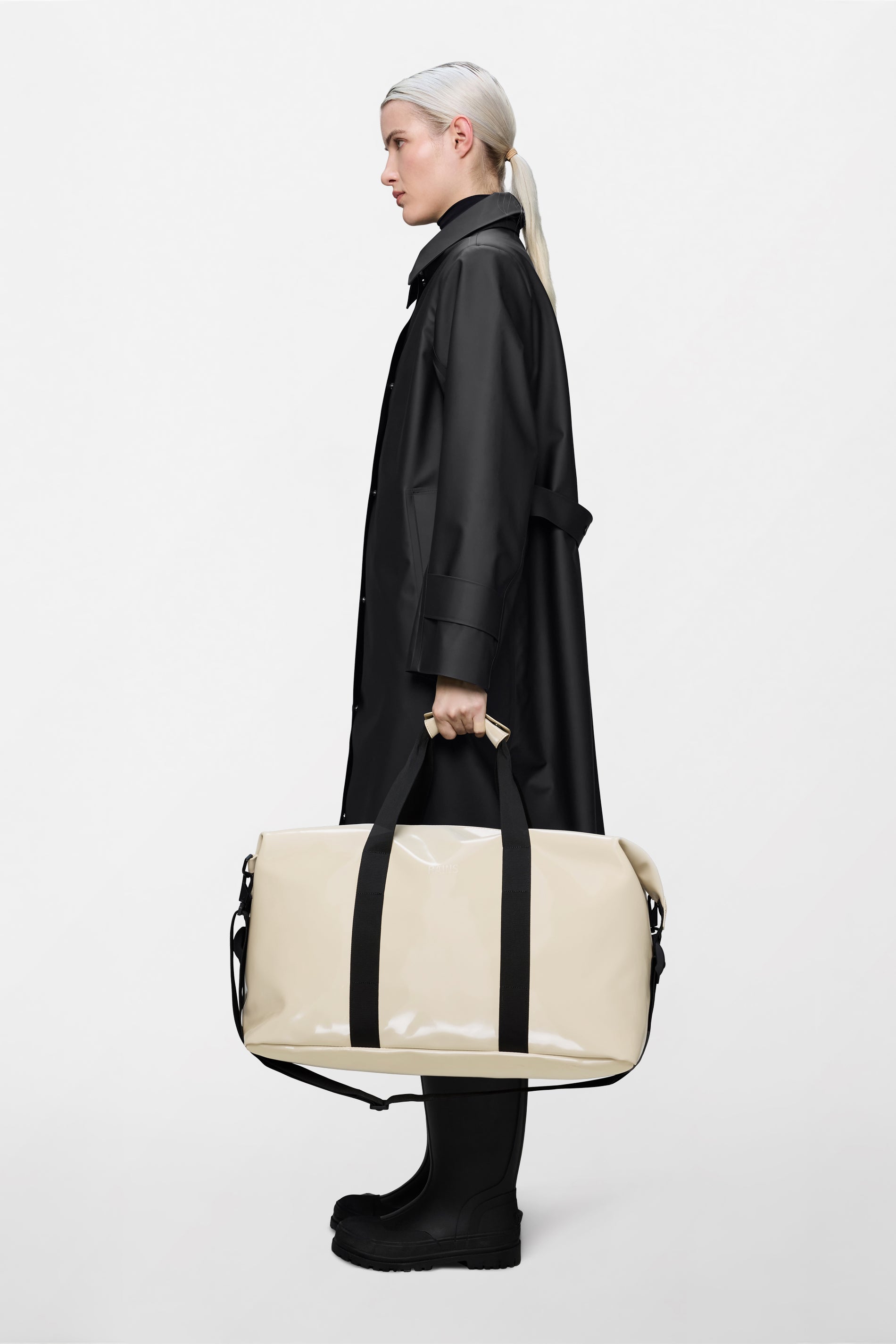 RAINS Hilo Weekend Bag Shore 38L H35 x D26 x W62 cm Weekender