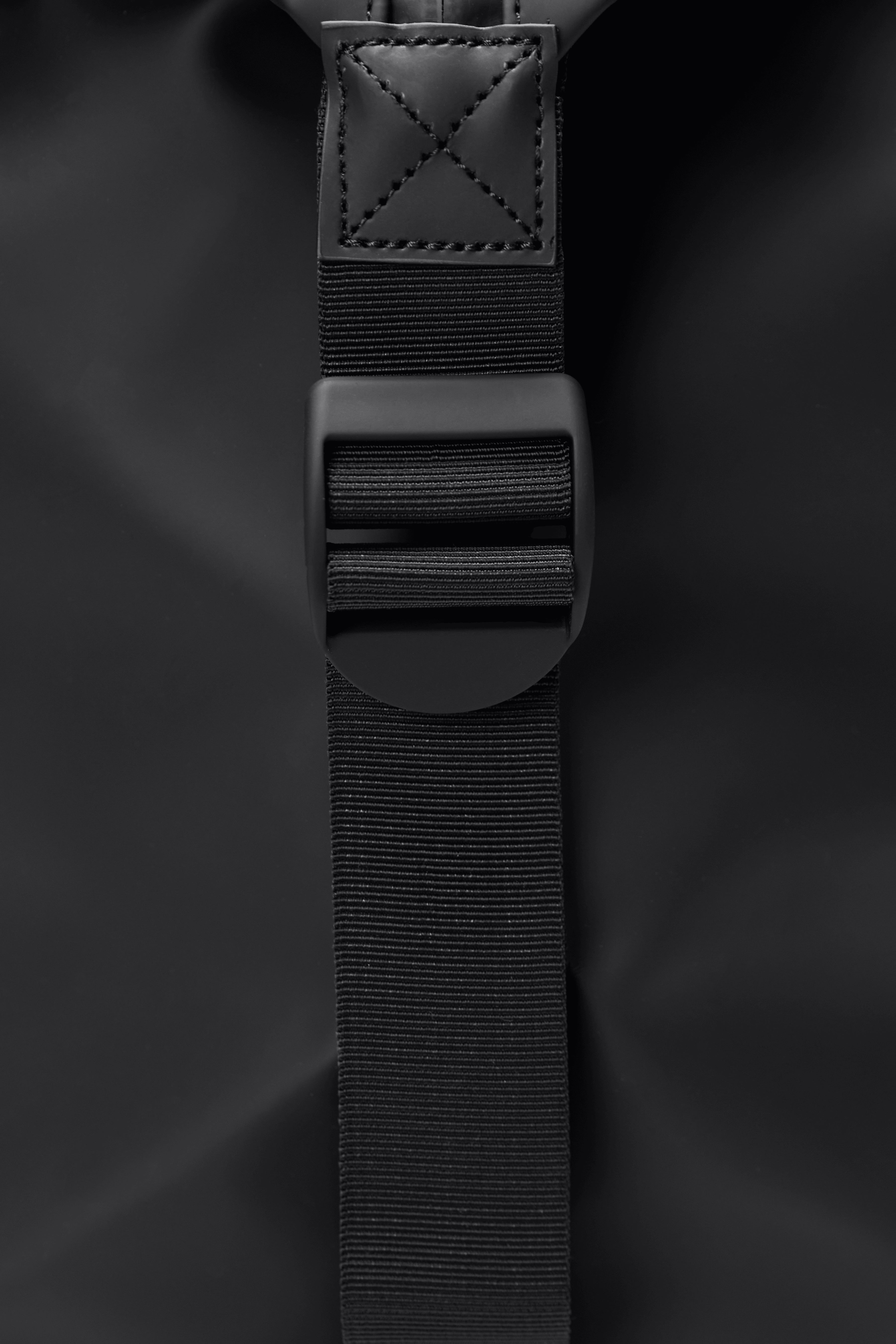 RAINS Hilo Weekend Bag Small Green 18L H29 x D18 x W50 cm Weekender