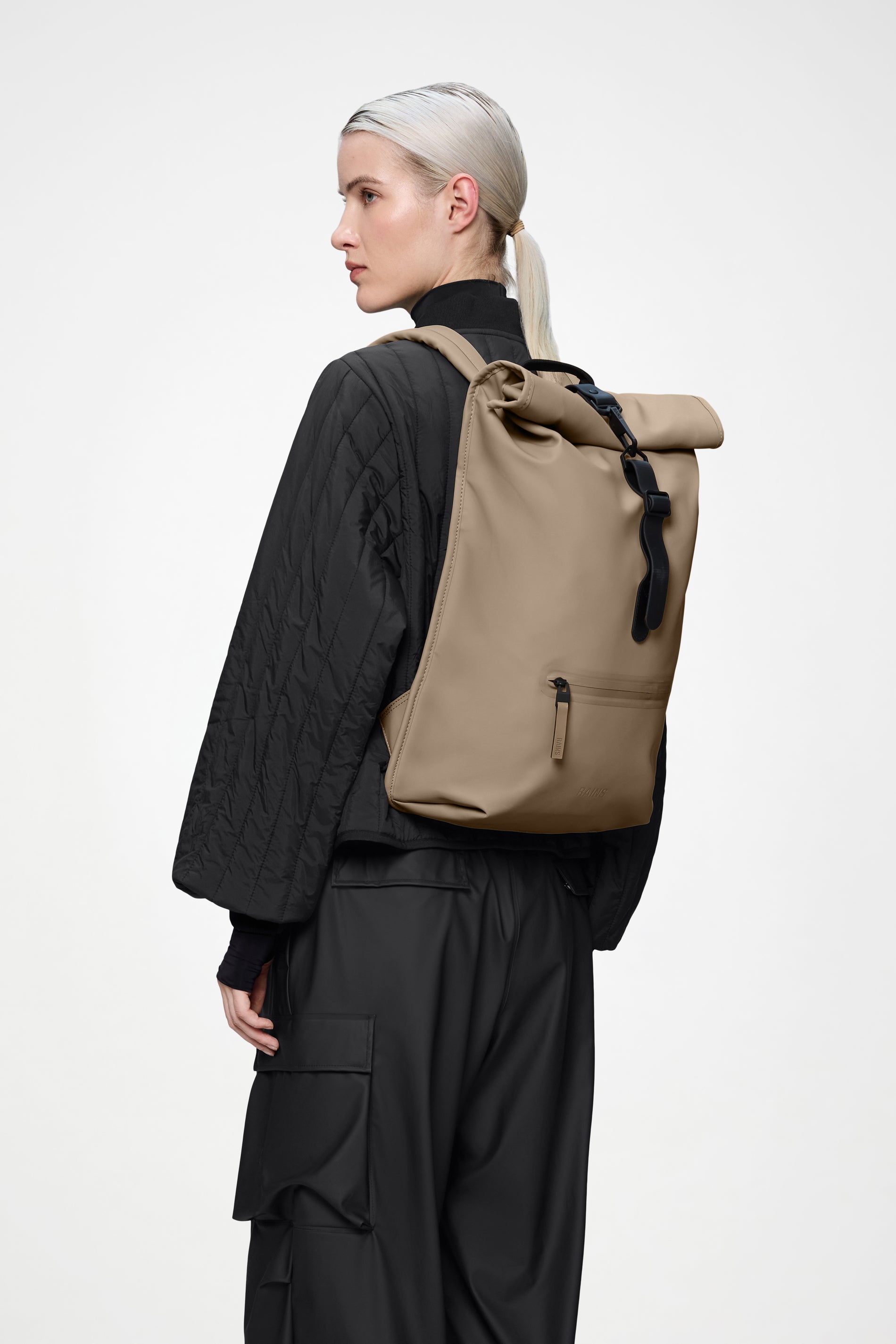 RAINS Rolltop Rucksack Beige 17L H60 x D11 x W32 cm Backpack