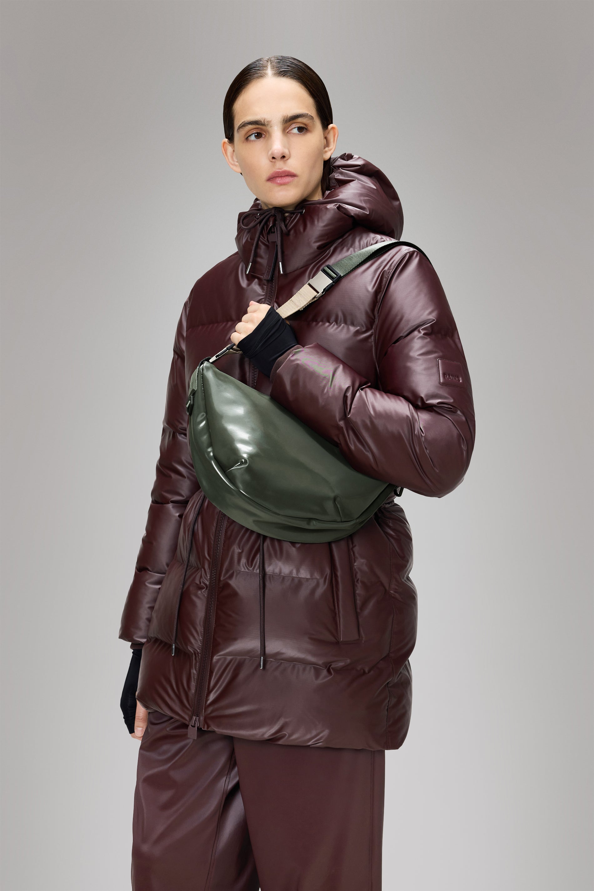 RAINS Valera Shoulder Bag Swamp 7.70L H22 x D10 x W35 cm Crossbody