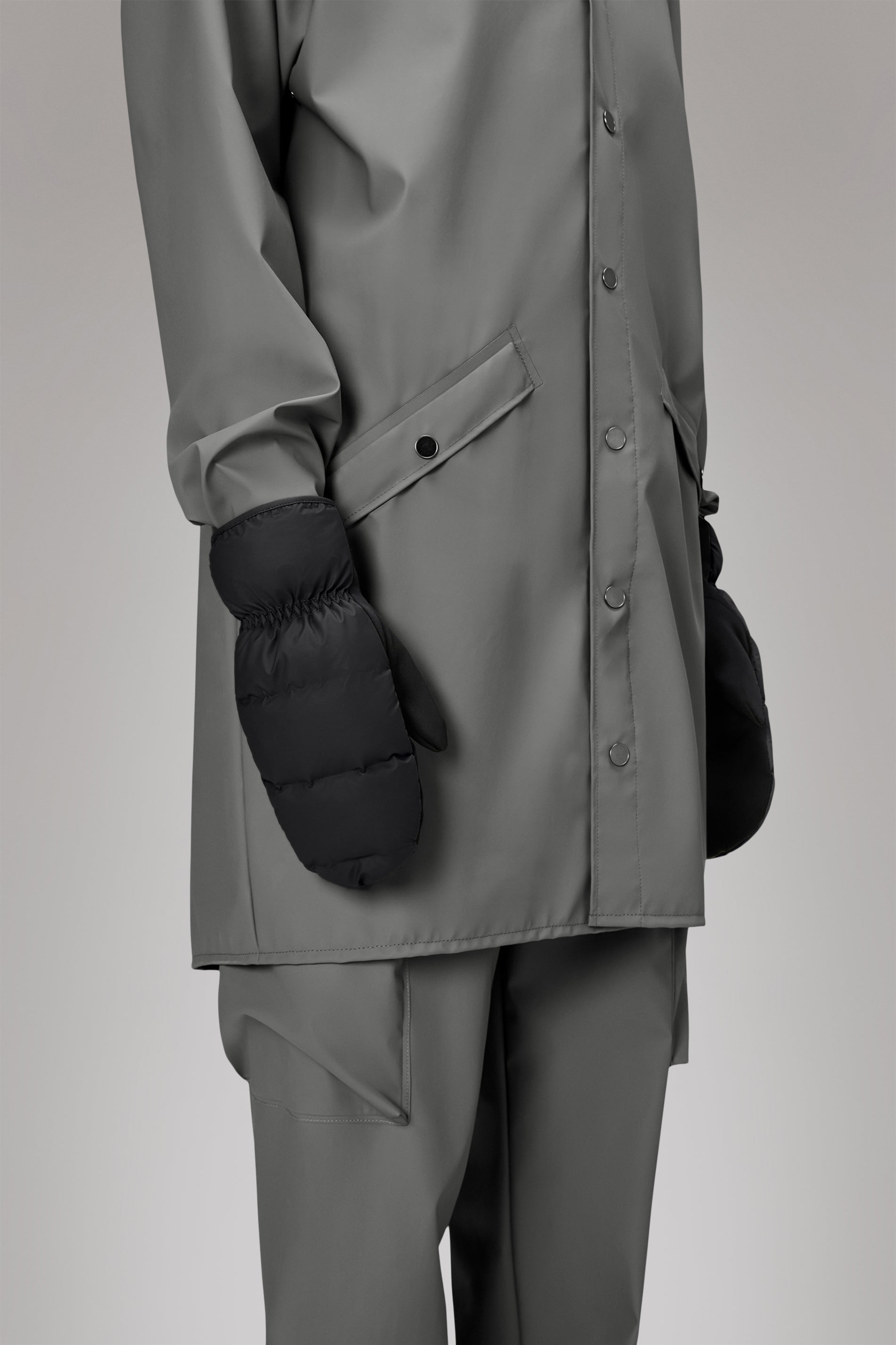 RAINS Lohja Puffer Mittens Black Gloves