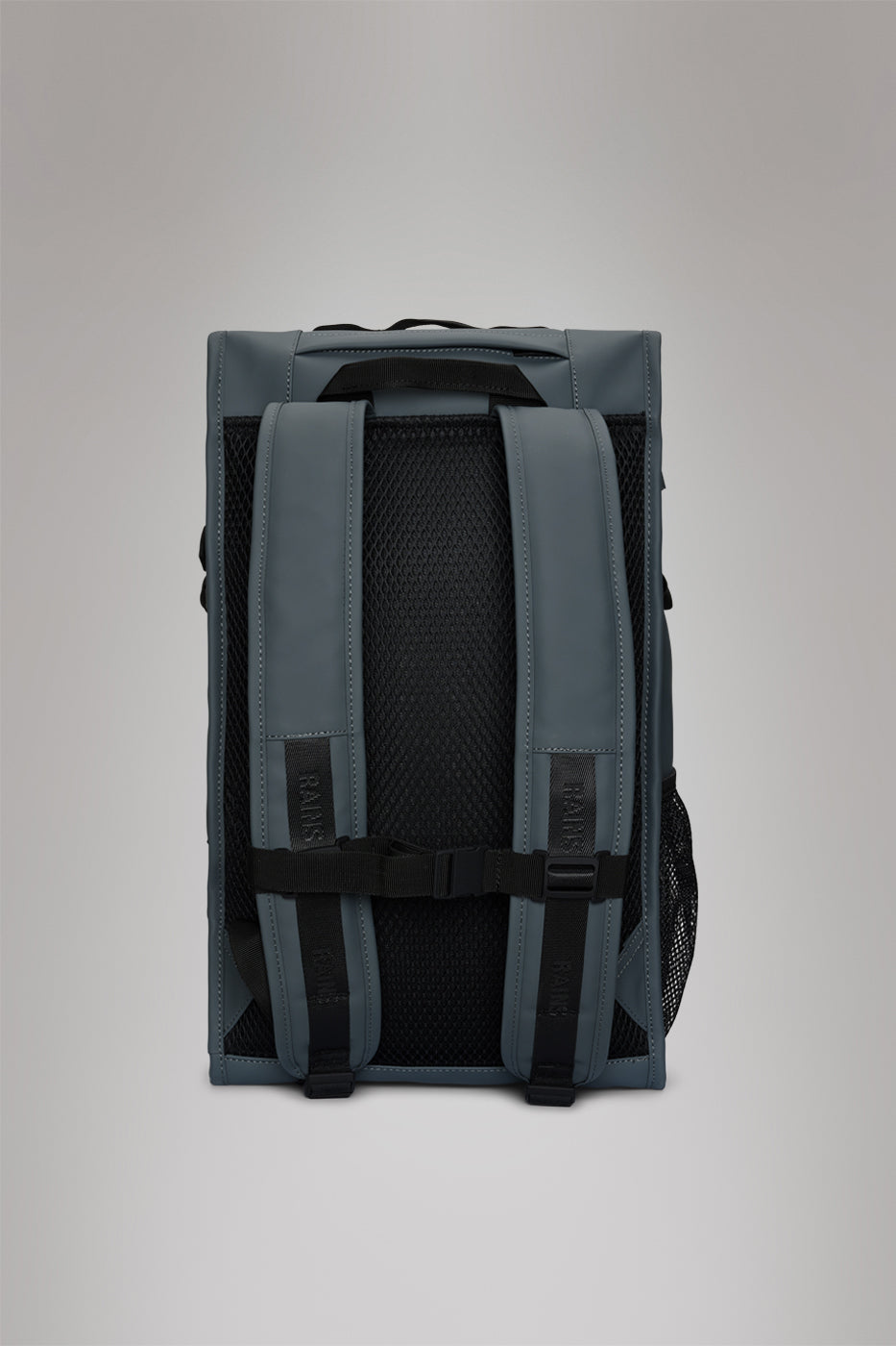 値下げ［RAINS］トレイルマウンテニア　バッグ　ブラック Rains® Trail Cargo Backpack in Black for €139 | 2-Year Warranty