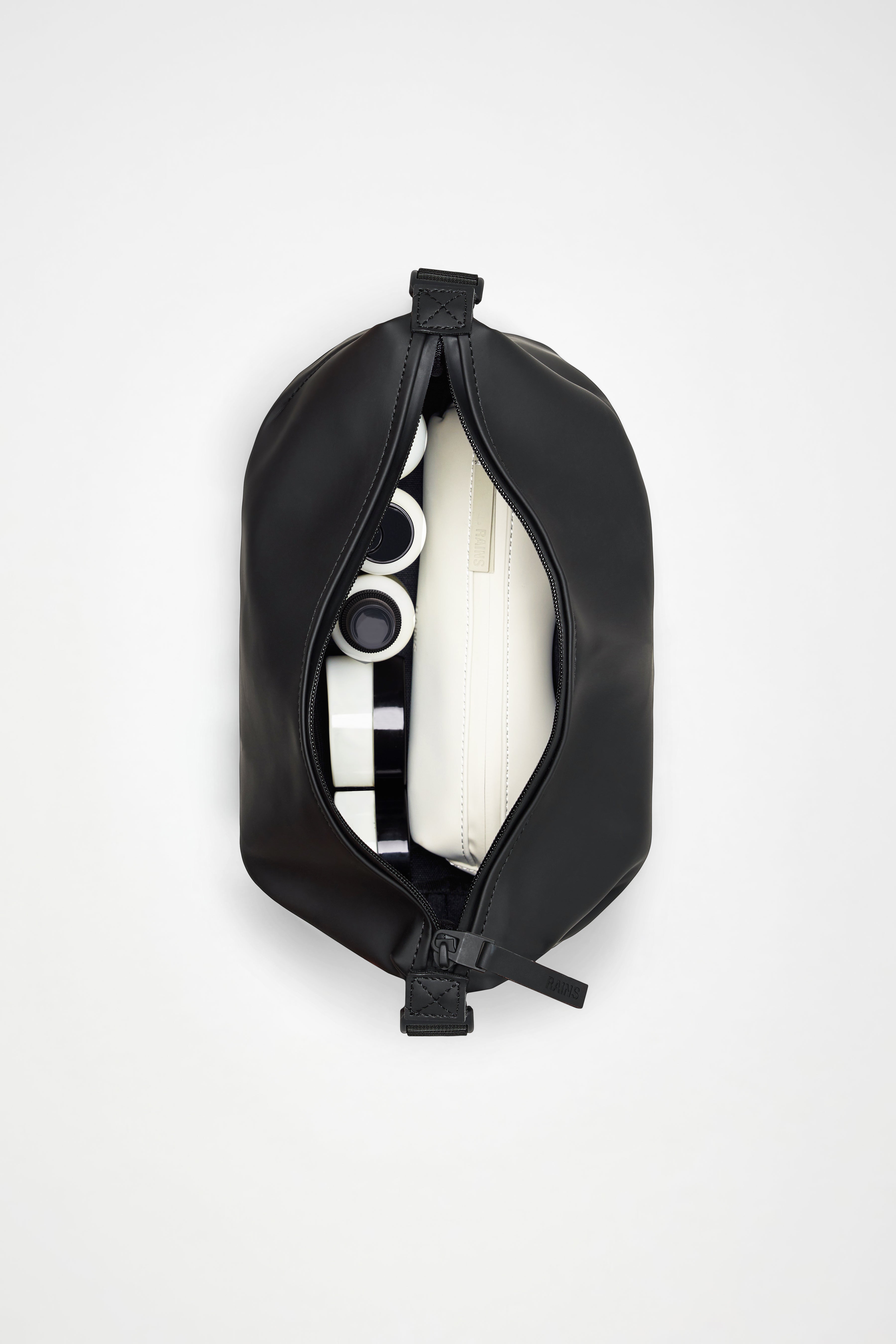 RAINS Hilo Wash Bag Amp 5.50L H15 x D13 x W26 cm Wash Bag