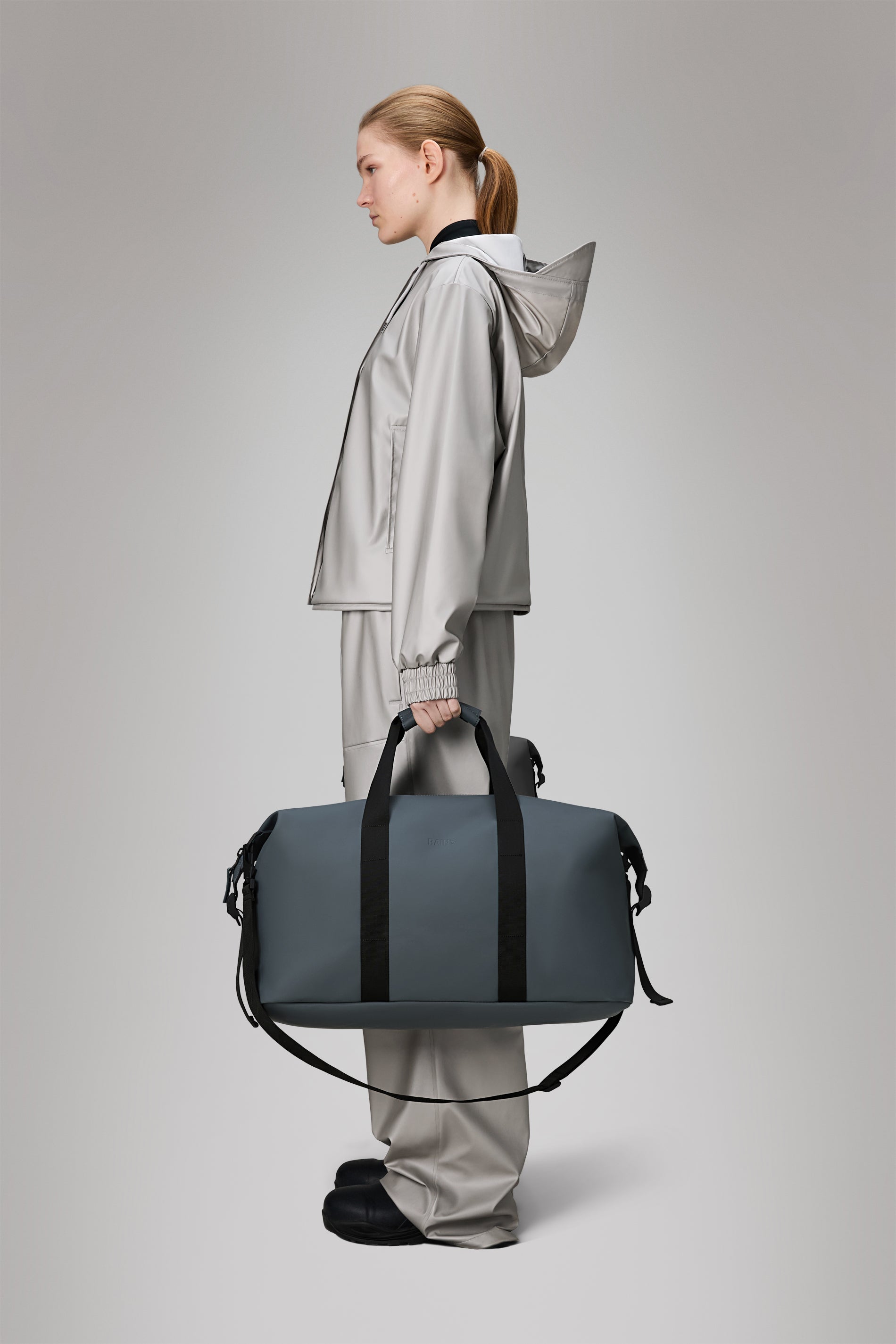 RAINS Hilo Weekend Bag Lagoon 36L H35 x D26 x W62 cm Weekender