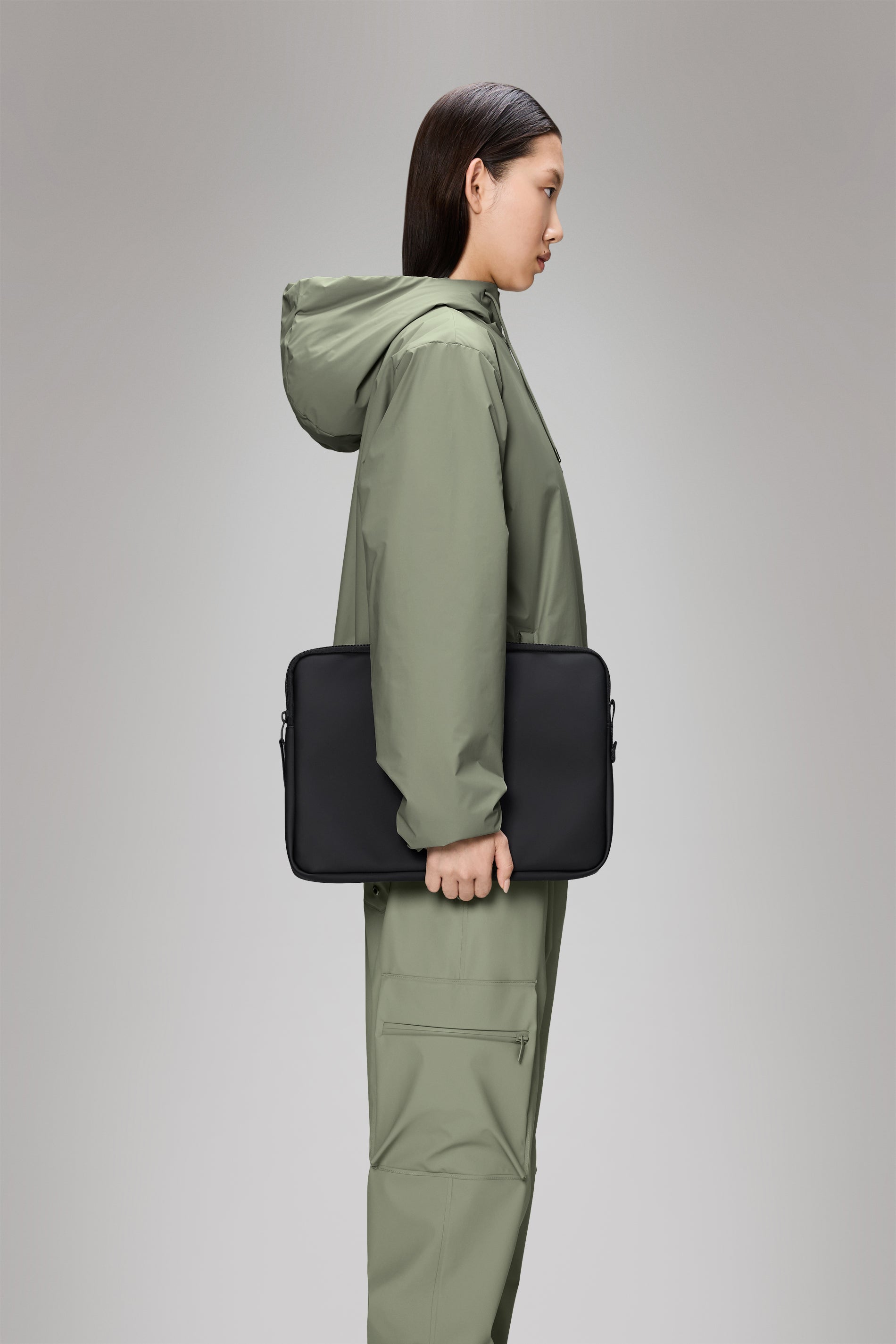 Rains Trail Laptop Case 15″/16″ Black 2.60L H27 x D2.50 x W38 cm Laptop Case