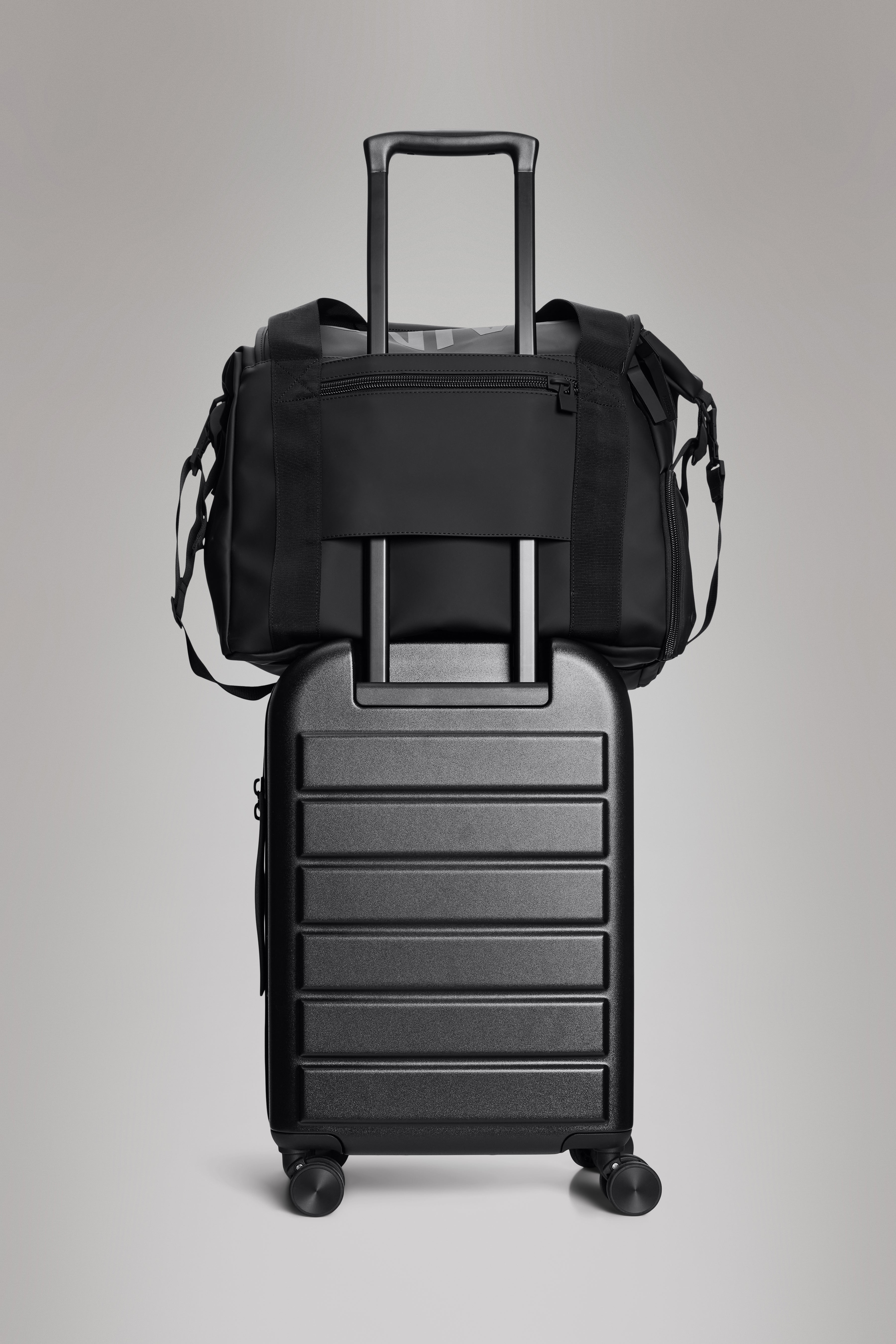 RAINS Texel Kit Bag Large Black 51L H35 x D28 x W52 cm Weekender