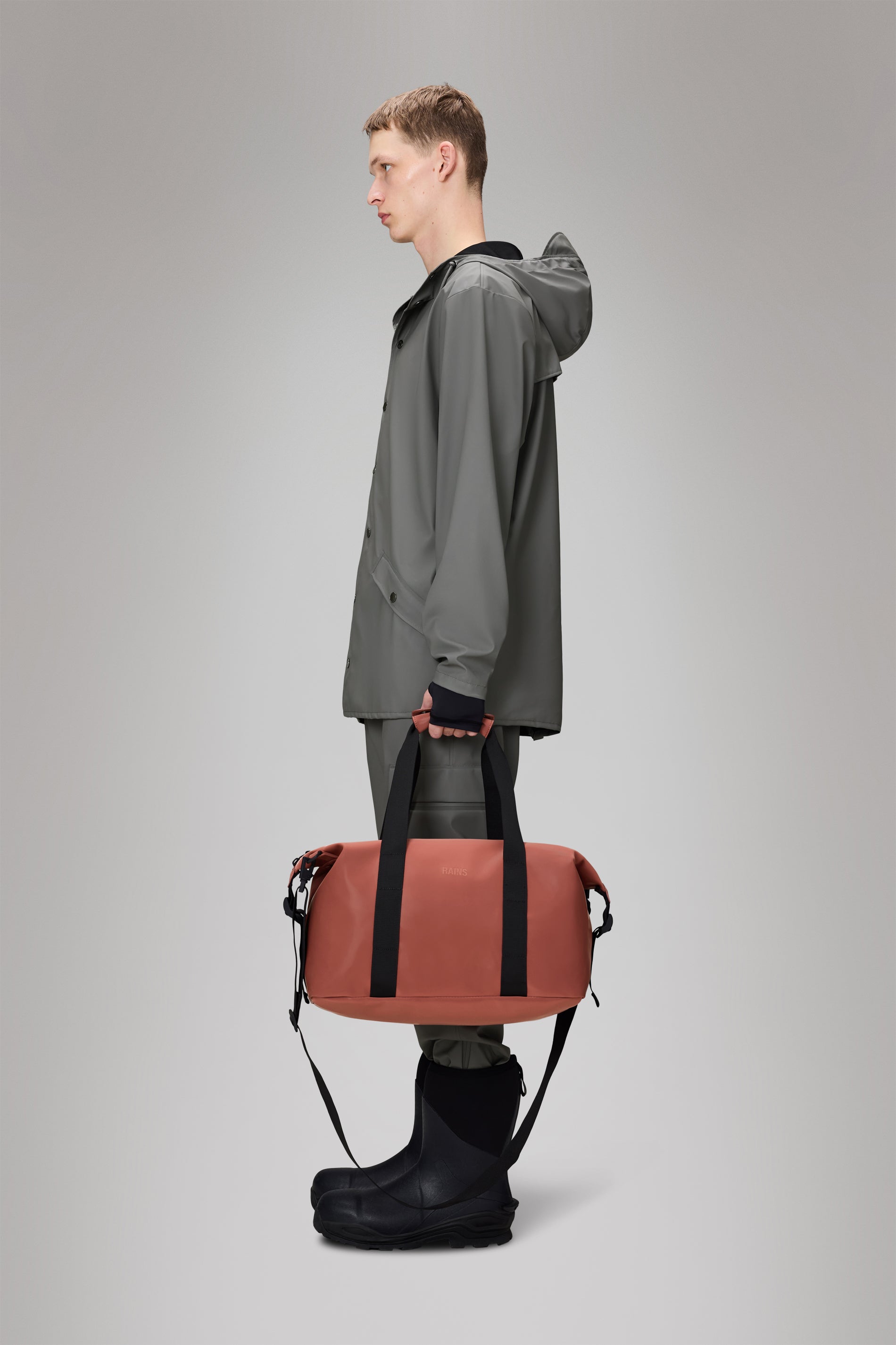 RAINS Hilo Weekend Bag Small Honor 18L H29 x D18 x W50 cm Weekender