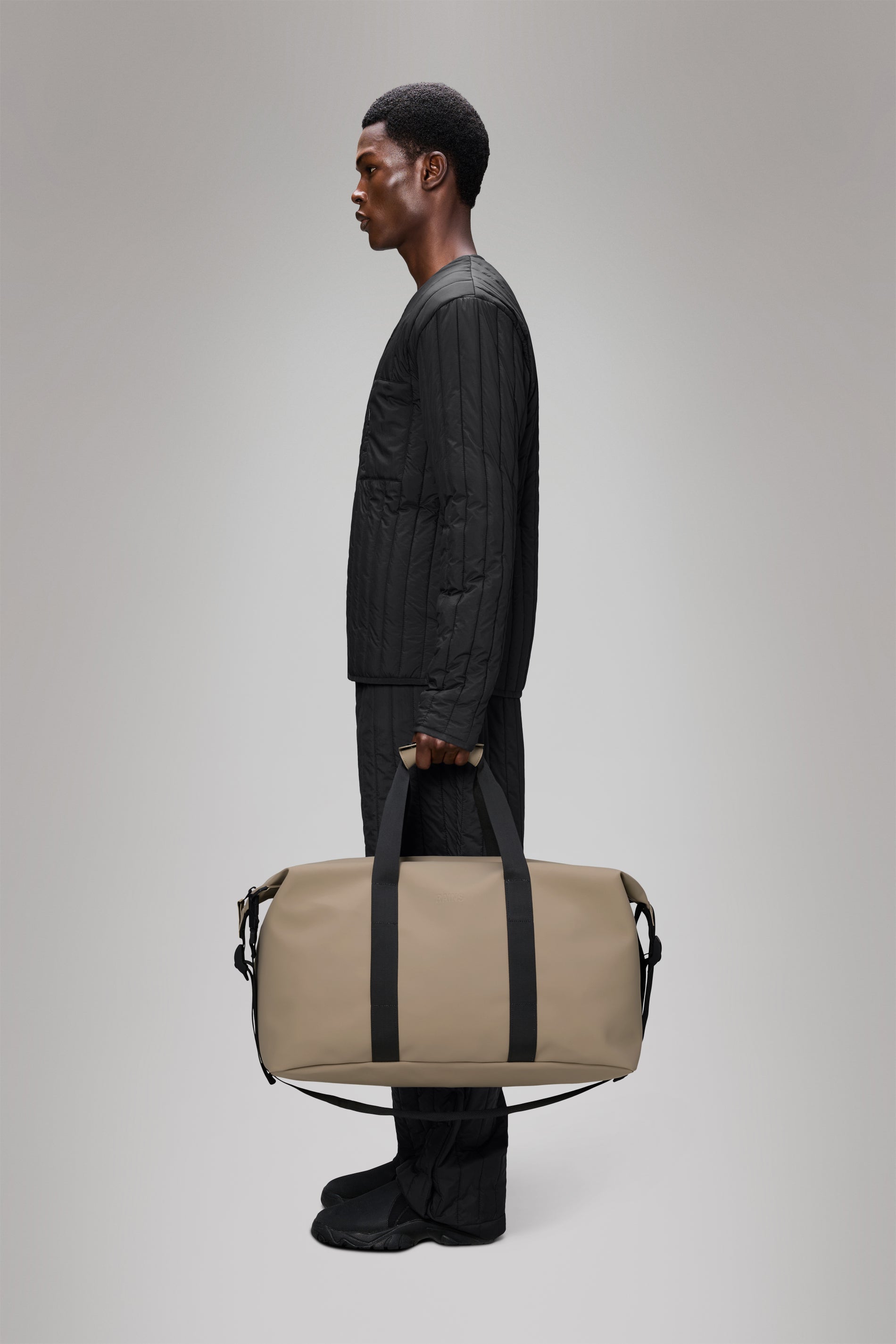 RAINS Hilo Weekend Bag Beige 36L H35 x D26 x W62 cm Weekender