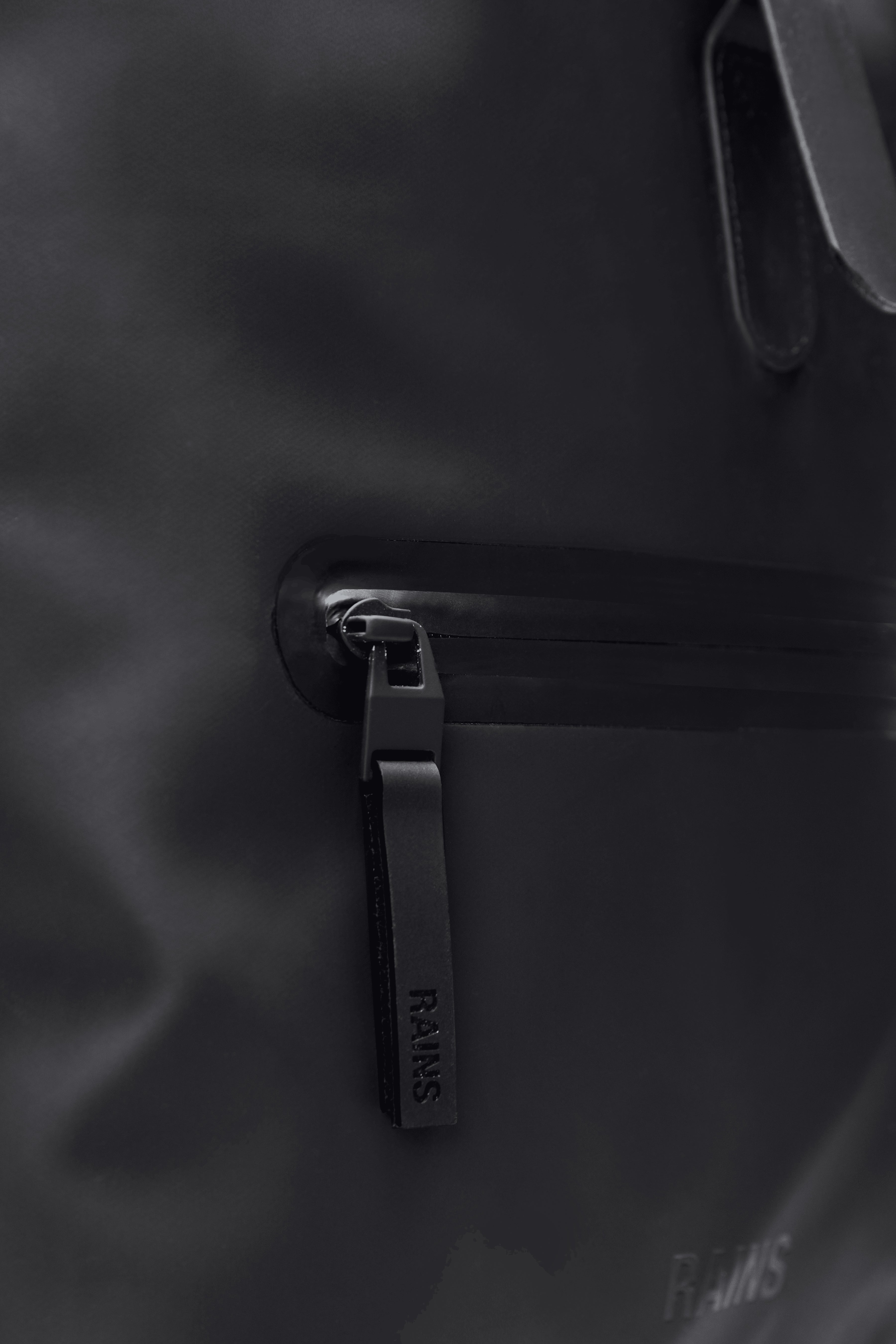 RAINS Rolltop Rucksack Grey 17L H60 x D11 x W32 cm Backpack