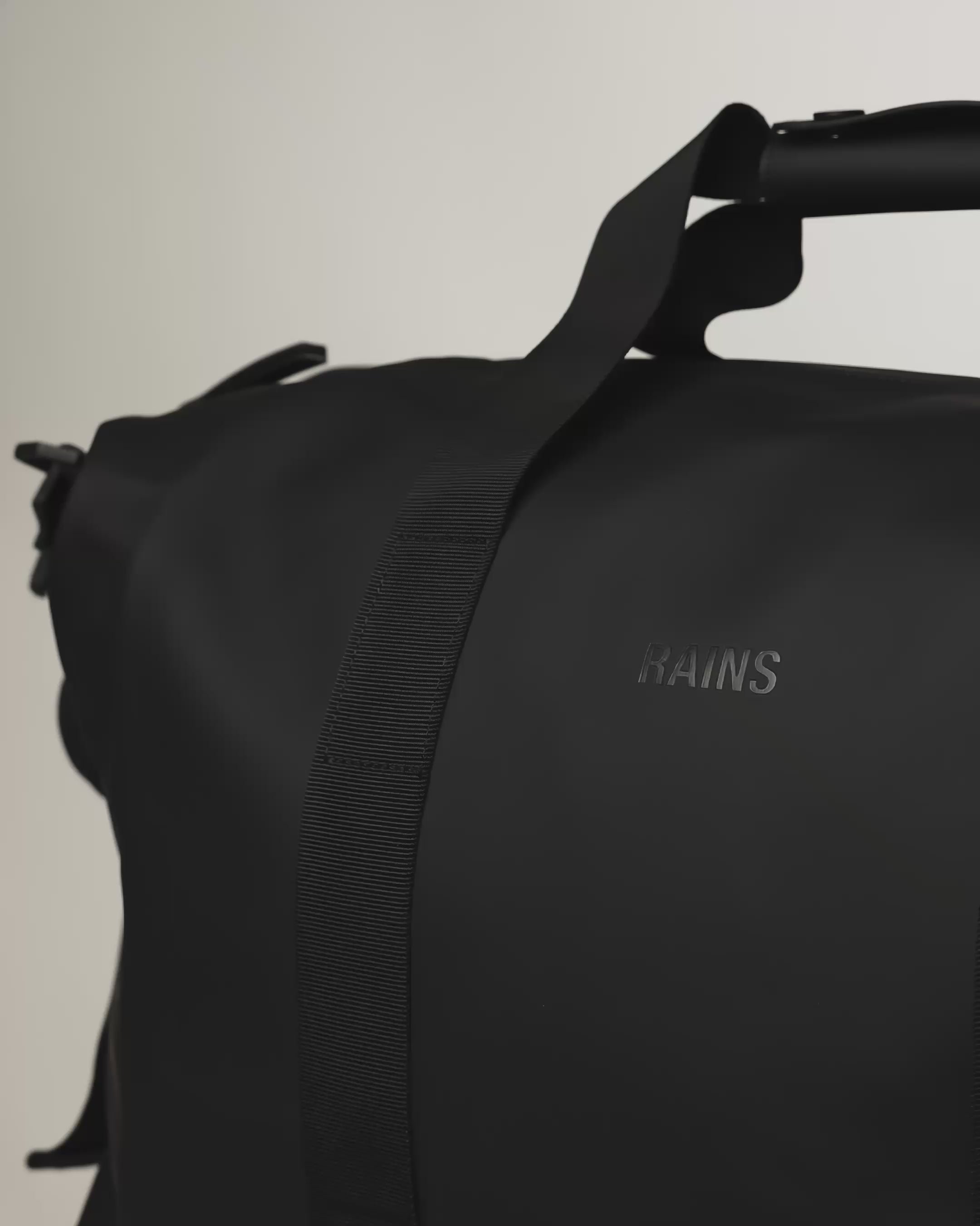 Detachable adjustable webbing shoulder strap